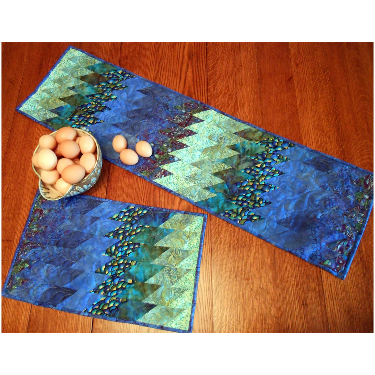 Bargello Breeze Placemat & Table Runner pattern - Cut Loose Press - Polonia Designs