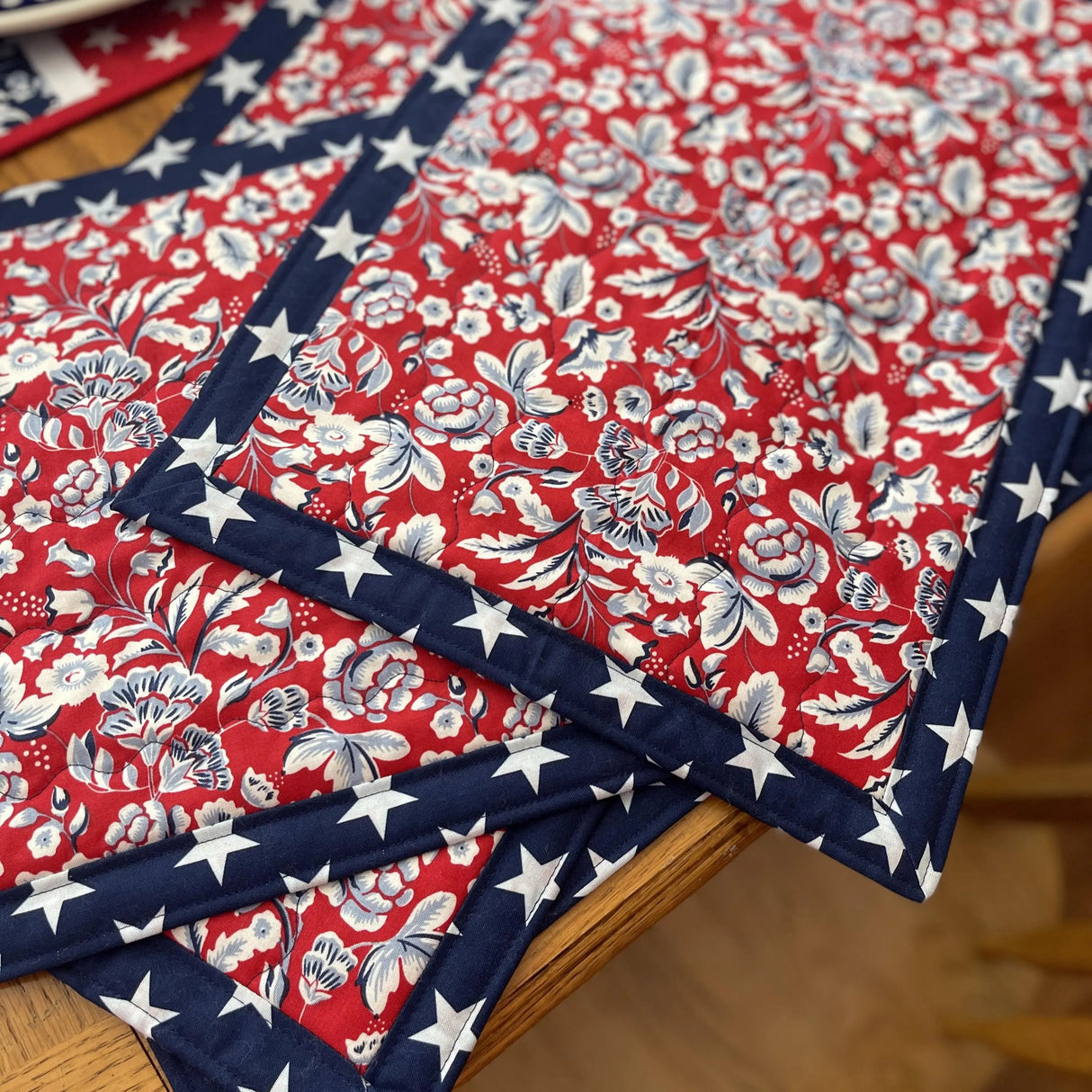 Quilted Panel Self-Binding Placemat Pattern Instant Download - Polonia Designs - Polonia Designs